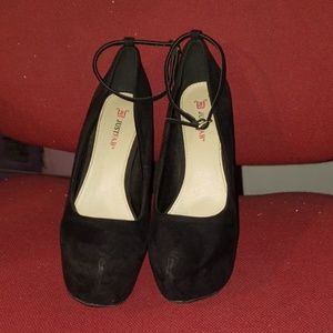 Suede Black Platform Pumps